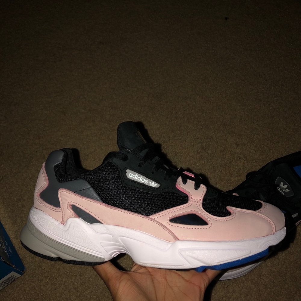 Adidas Falcon